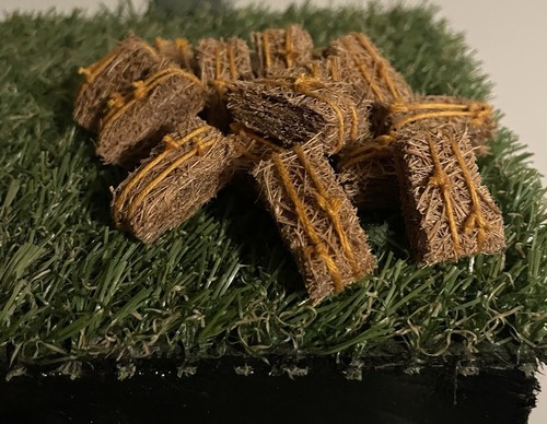 Scale mini square hay - square,