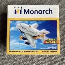 Monarch Airport Gift Set