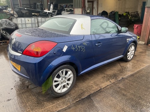 Vauxhall tigra sport mk2 rear - vauxhall,