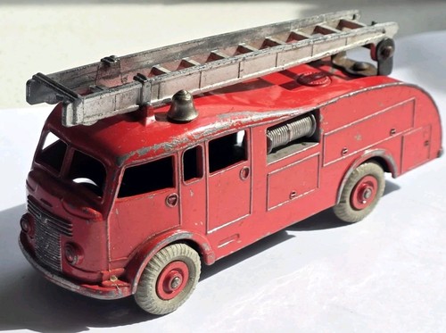 Dinky 555 fire - fire, with