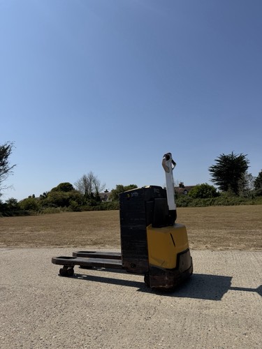 Electric pallet truck - pallet,
