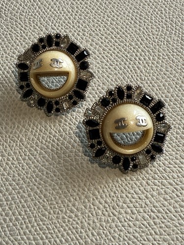 Chanel logo earrings - x,