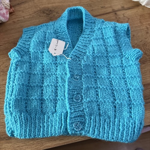 Handmade knitted months - 6-9,