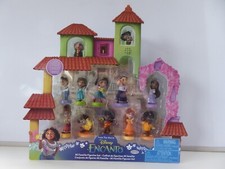 DISNEY 12 PIECE FAMILY ENCANTO