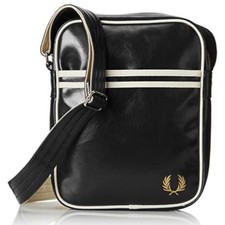 Fred Perry Classic Shoulder