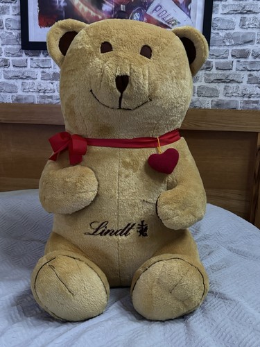 Hugh lindt teddy - hugh, bear