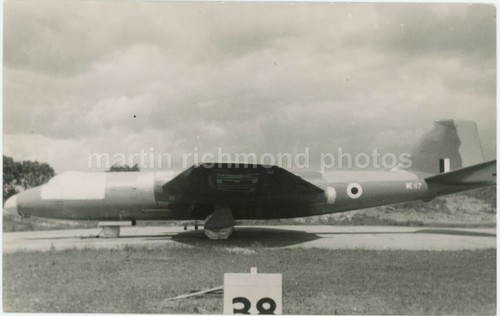 English electric canberra - electric,