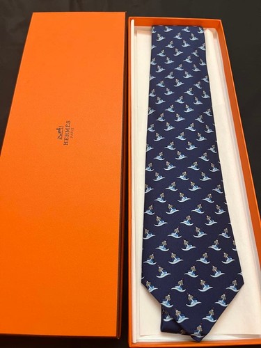 New unused hermes neck - unused,