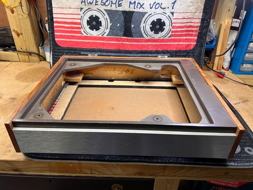 Lenco plinth with spring - plinth,