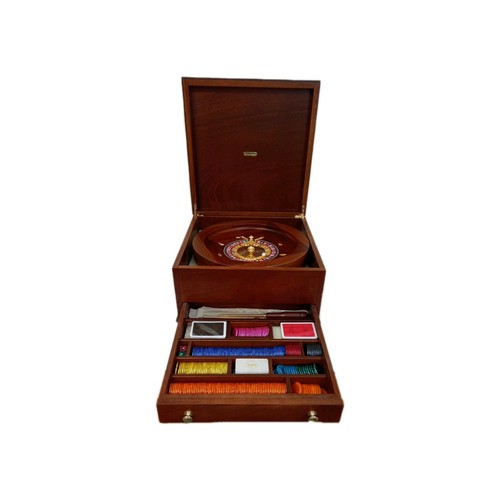 Roulette wheel wooden - in, box