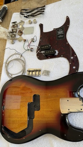 Fender bass parts pick - p, &