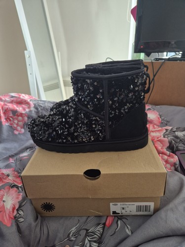 Brand new ugg - brand,
