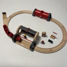 BRIO World 33513 METRO RAILWAY SET Thomas Wooden Train Track SEE Tunnel Sheds