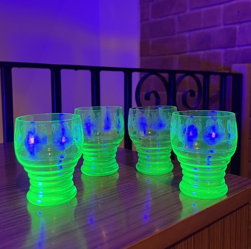 Set antique uranium green - of, 4