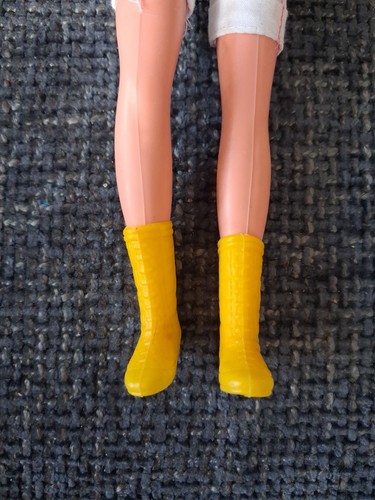 Vintage sindy sized yellow - vintage,