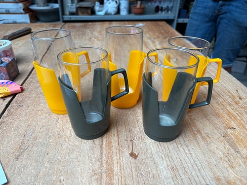 Pyrex mug plastic - pyrex, x