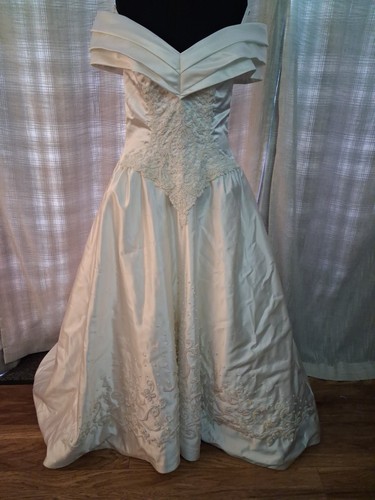 Wedding dress size - , 20