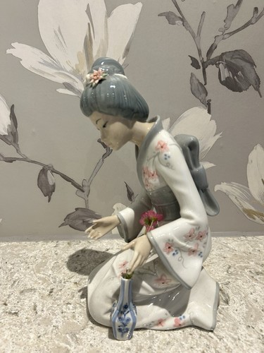 Oriental figurine - oriental,