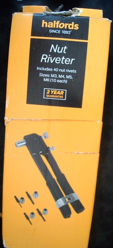 Halfords nut riveter - nut, riveter.