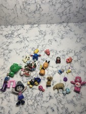 Bundle of little figures -