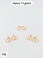 18ct Solid Gold Earrings –