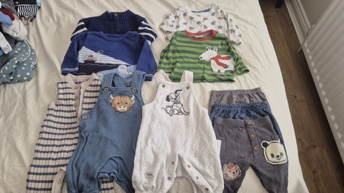 Baby clothes bundle - clothes, months