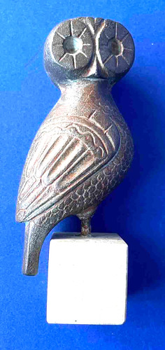 Owl athens bronze statue on - of,