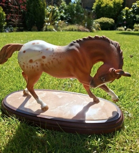 Vintage beautiful brooks - beautiful,