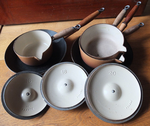 Creuset cast iron - cast,