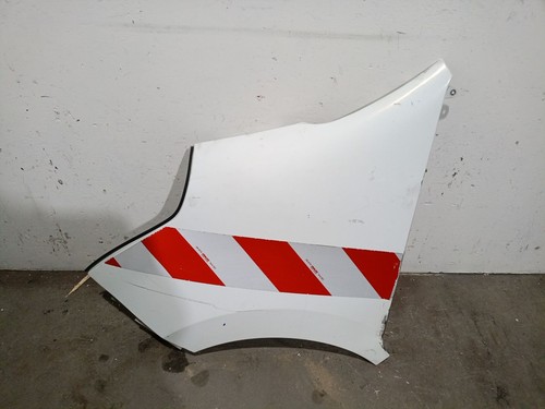 M9t882 left front fin - m9t882,