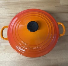 Le Creuset Dutch Oven Signature Round Volcanic Orange Cast Iron Pot with Lid