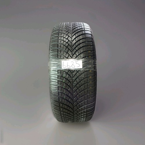215 r17 94v goodyear vector - 215,