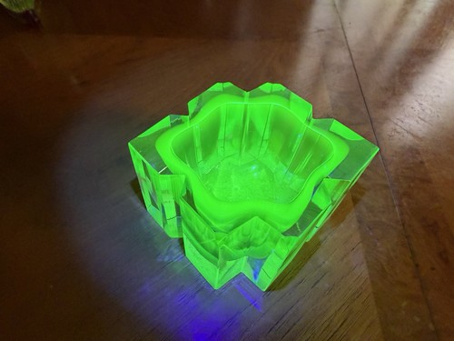 Exbo czech uranium glass - czech,