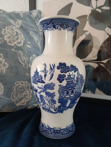 Blue and white vase willow - white,