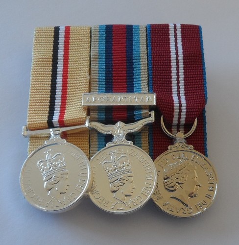 Court mounted miniature - mounted,