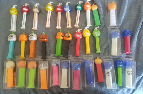 Pez dispenser pumpkin - pez,