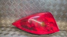 2002 NISSAN PRIMERA HATCH P12 DRIVER SIDE REAR LIGHT 89025262