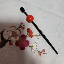 Akadama kanzashi