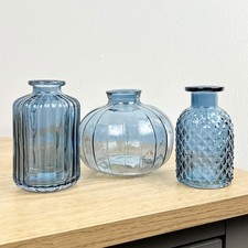 Blue coloured glass bud - blue,