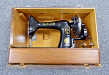 Vintage 99K SINGER Hand Crank Sewing Machine Manual Heavy Duty with Carry Case