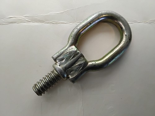 Car screw towing eye - towing,