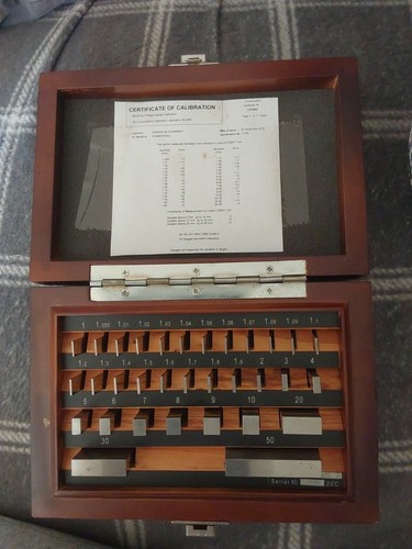 This item shown mitutoyo - shown,