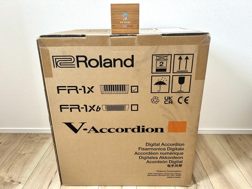 Roland v accordion - roland, fr-1x