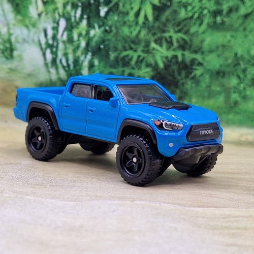 Hot wheels toyota tacoma - hot,