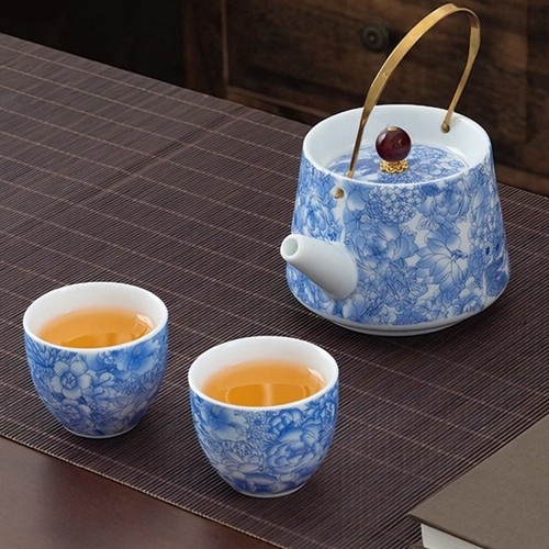Blue and white porcelain tea - blue,