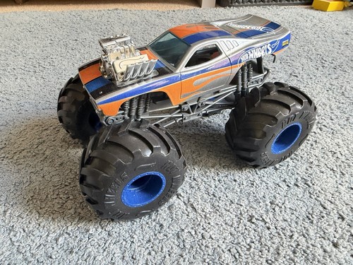 Hot wheels monster - hot, 1:24