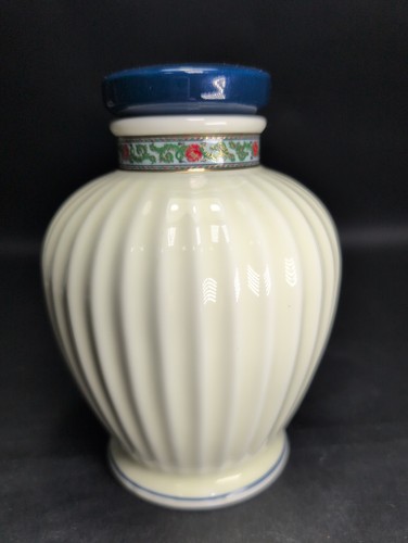 Vintage japanese ribbed jar - ribbed,