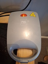 B & M 4 Mini Cupcakes Maker GOOD USED CONDITION 