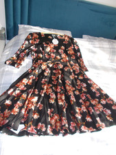 Hearts and Roses Dress size 24 NEW