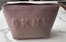 DKNY - Women’s Makeup Bag, stylish and ideal for traveling! 